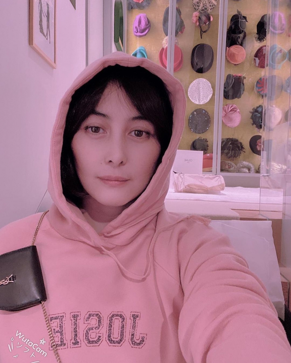 何超儀好鍾意收藏帽子