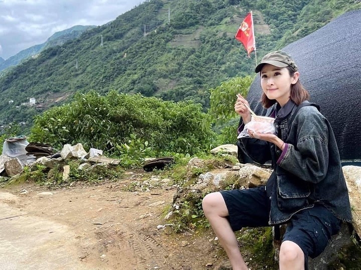 陳貝兒經常喺IG分享《無窮之路》拍攝照
