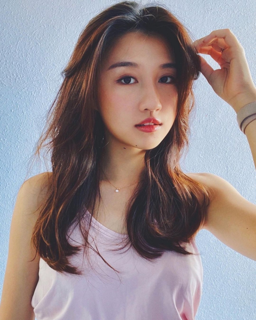 Luna(李月兒)因參加真人騷節目《賭命夫妻》,被稱為最索人妻,引起不少網民關注!