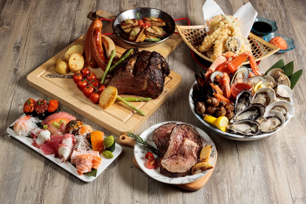 城景國際推出海鮮自助晚餐，可以任食生蠔、雪花蟹腳、藍青口和鮮螺等，而當月生日客人更可享生日蛋糕半磅，記得要提早2天預約。