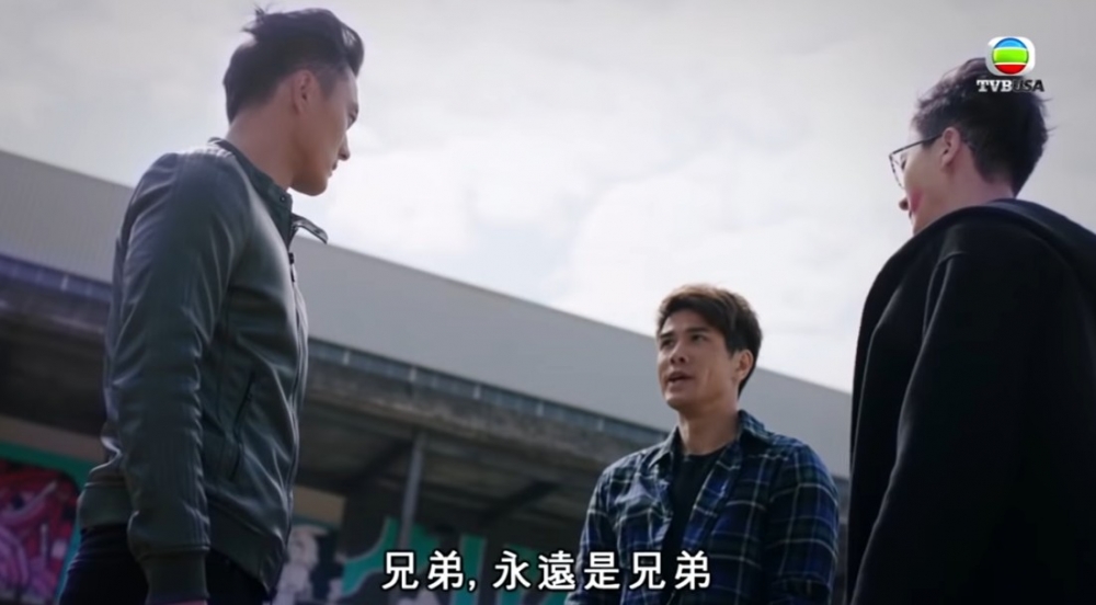 有網民就覺得老公選擇幫助細佬細好正常嘅事!