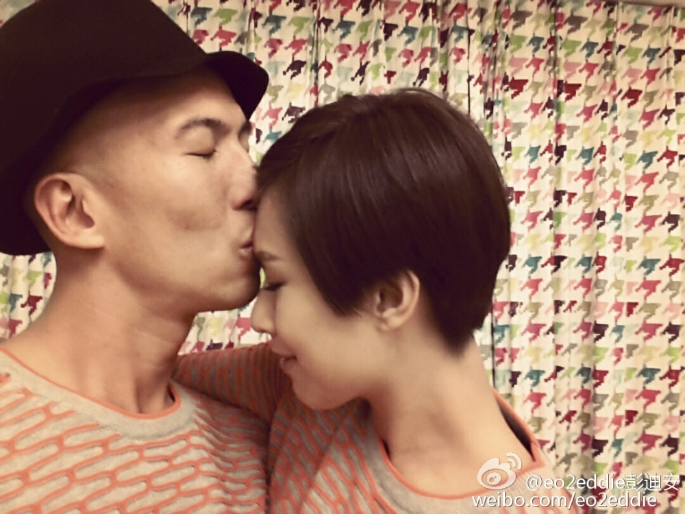 朱慧敏最為人熟悉嘅係作同前組合EO2成員嘅彭懷安(Eddie)嘅一段戀情,兩人拍拖7年,一直愛得高調。