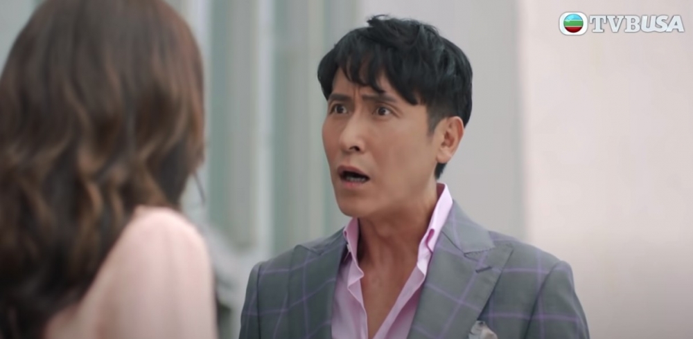 有網民指連馬德鐘嘅雙眼都變得比以前奇怪?!