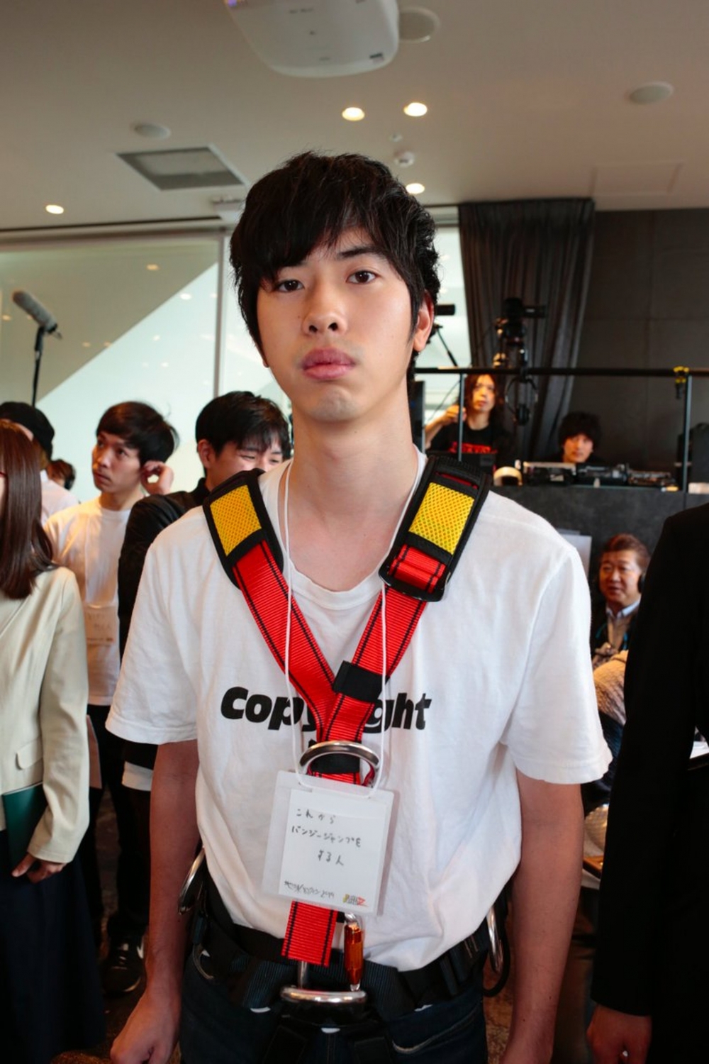 唔少網民都利用最低嘅成本製作出服裝，盡情發揮佢哋嘅創意！