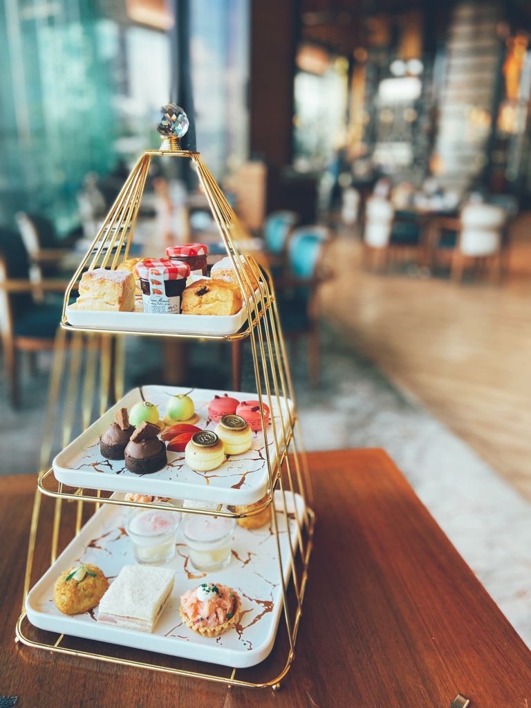 萬麗海景酒店的Mirage Bar & Restaurant以時令秋季食材,推出「醉人秋色下午茶」。