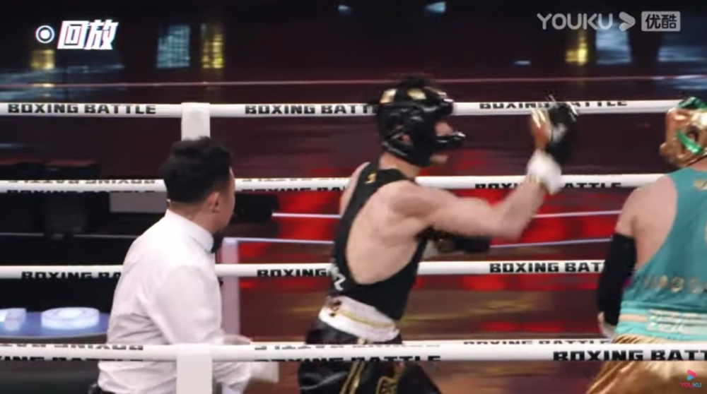 向佐嘅進攻就屢屢被肖順堯避開。