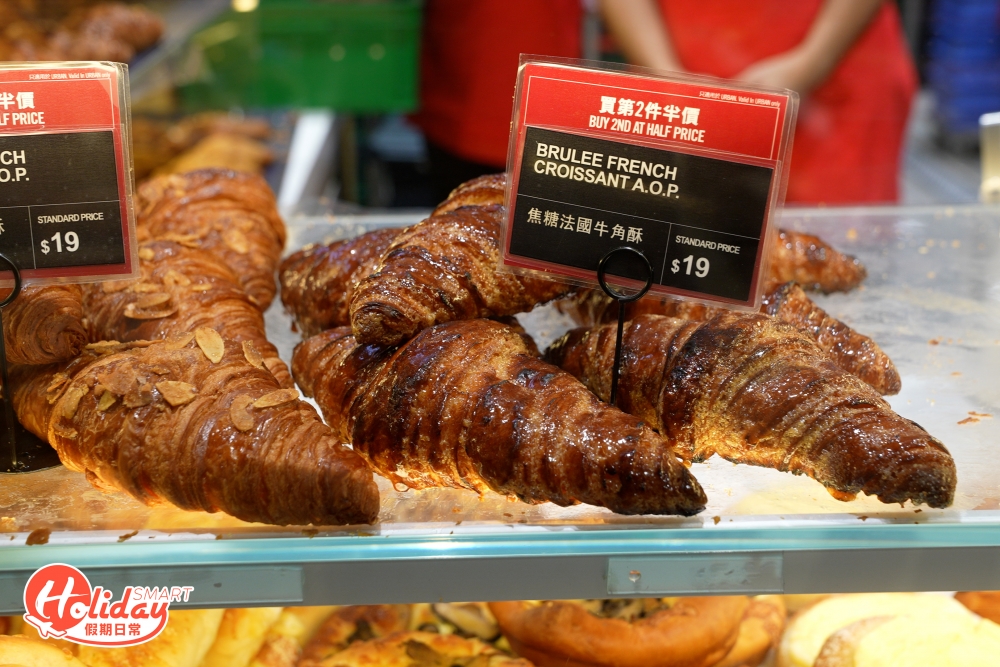 麵包每日新鮮出爐,其中牛角酥質地外脆內軟,難怪是招牌商品。