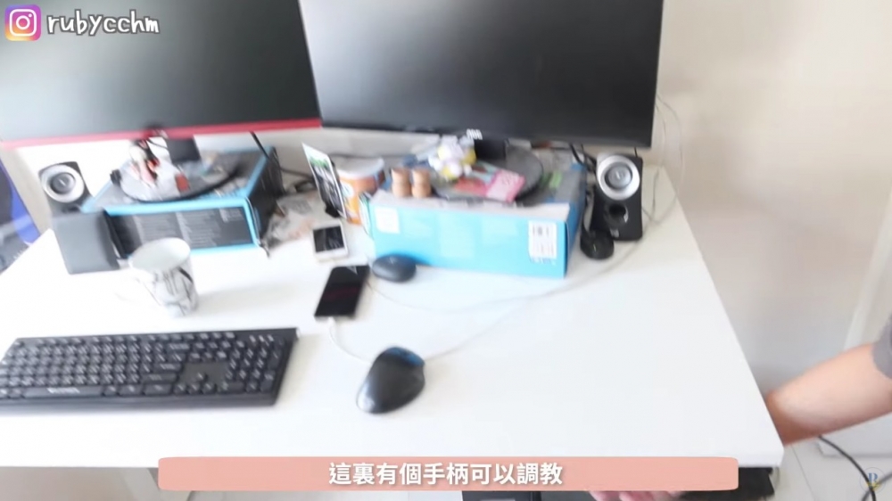 Banson房間有兩部電腦