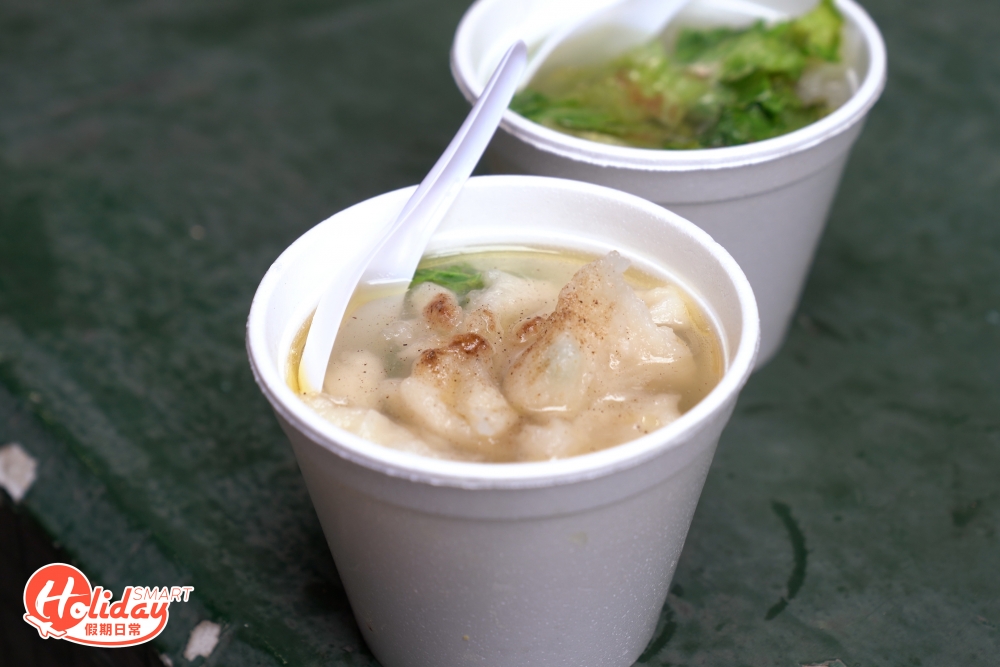 老闆指魚肉做法是自外父家傳的秘方,每天早上親手製作!