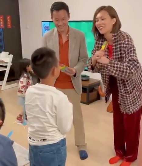 朱慧敏婚後表示打算同老公過下二人世界先,但指受身邊朋友感染,同老公計劃提早生BB