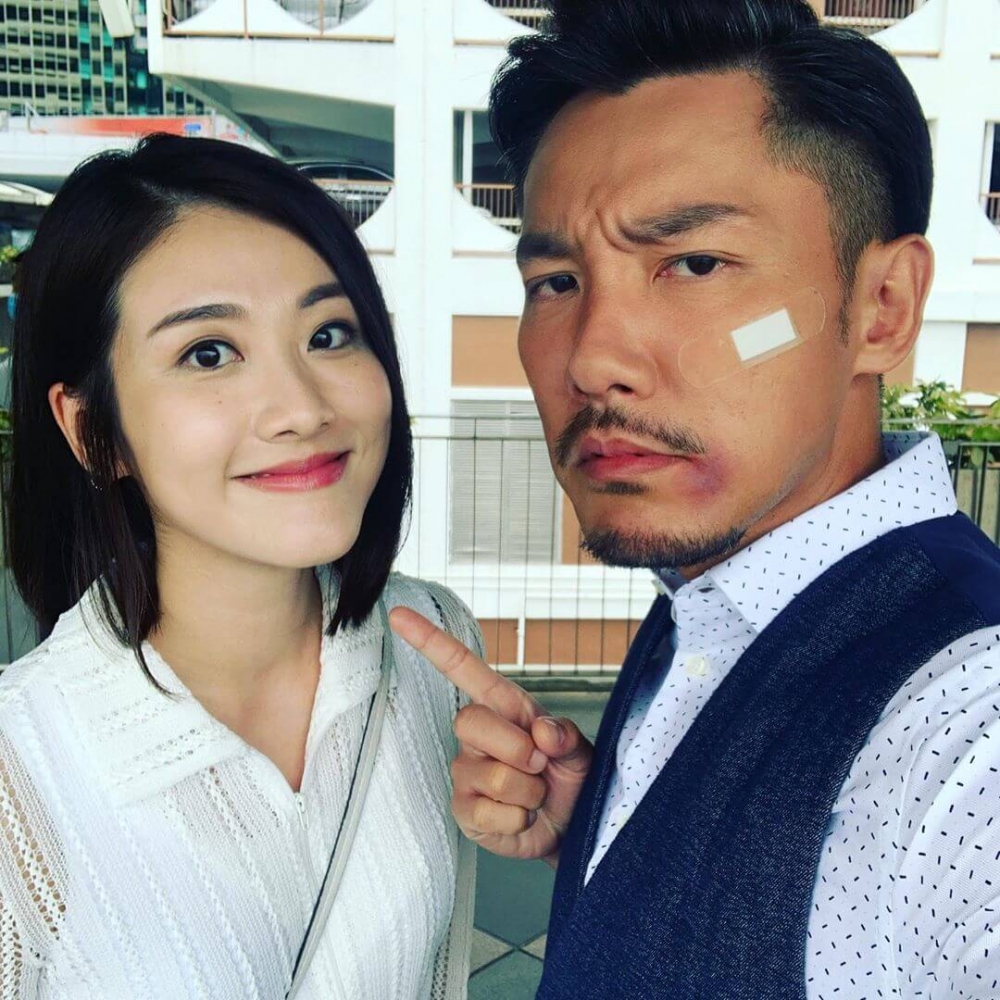曾有傳同劇演員張頴康都對鄧佩儀有微言