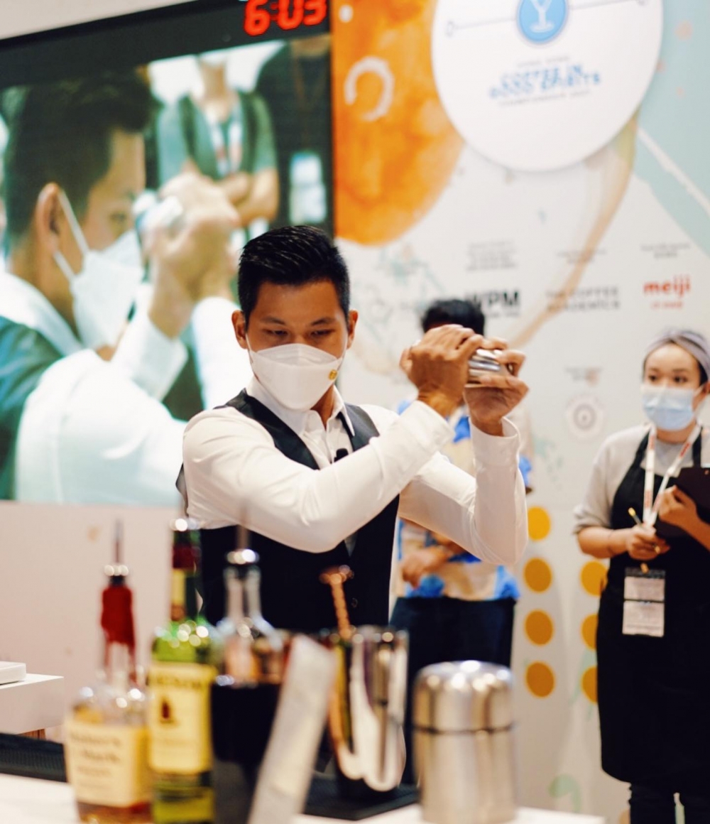 Gary是Urban Coffee Roaster聯合創辦人、香港咖啡調酒大賽2021 冠軍、香港咖啡師大賽2019季軍。