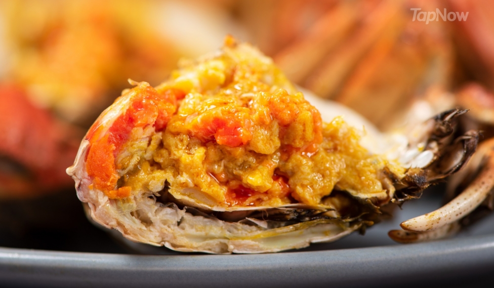 蟹乸嘅蟹膏會呈深橙色