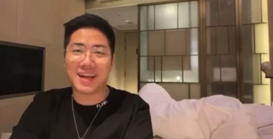 加蔥開直播時,承認現時正在熱戀中!
