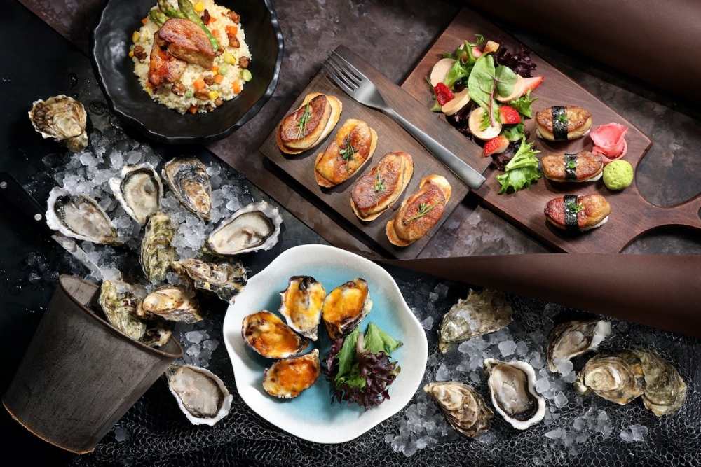 10月酒店自助餐2021推介|海景嘉福洲際酒店海景咖啡廊推出「鴨肝·生蠔」自助晚餐。