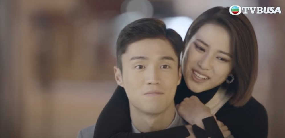 網民認同呢啲係情侶間嘅甜蜜舉動，唔需要理會旁人！