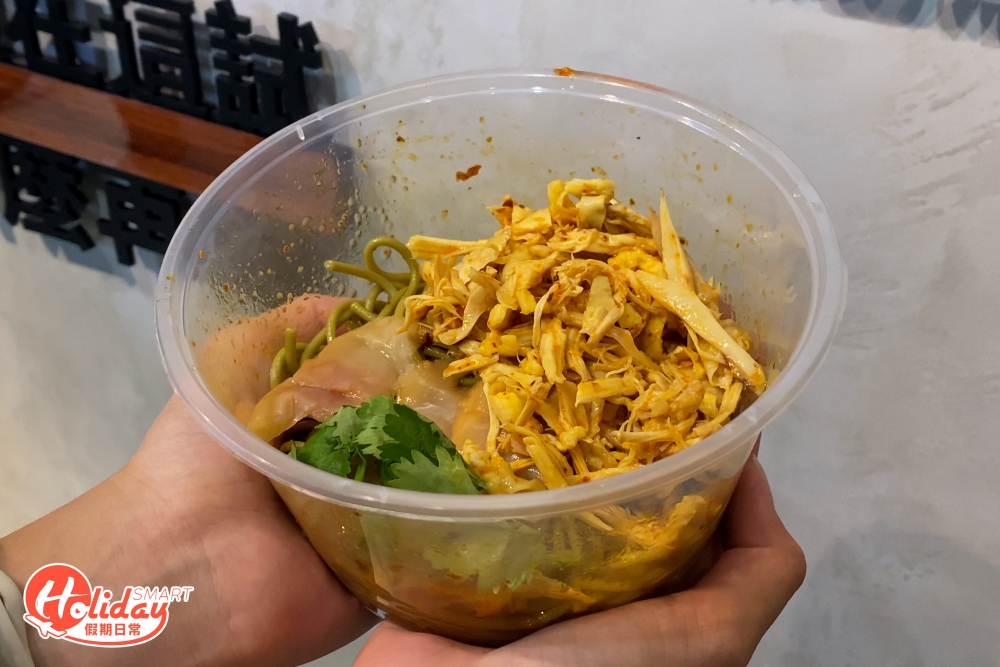 川菜又怎少得麻辣冷撈麵,有多款配料可以選擇,其中推介手撕雞、魷魚和北寄貝,麵底亦可選擇蕎麥麵或綠茶麵,有5個辣度可選,辣味以麻辣為主,拌勻後相當惹味。
