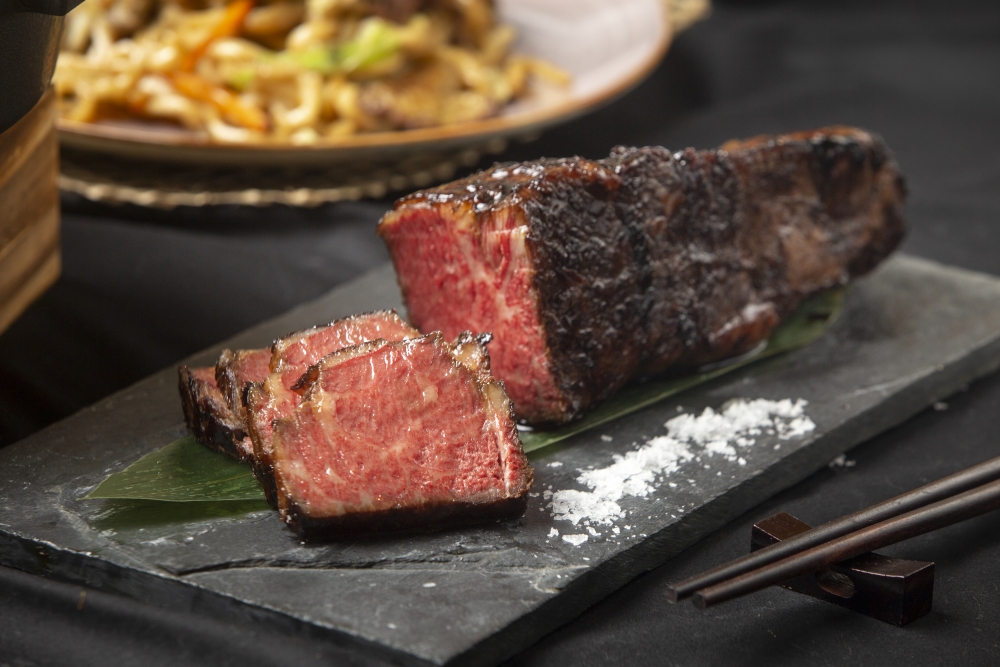 必食慢煮醬燒和牛肩胛肉眼!