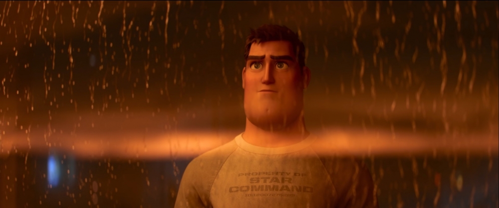 巴斯光年脫下制服的造型曝光，並非「紫色光頭」！