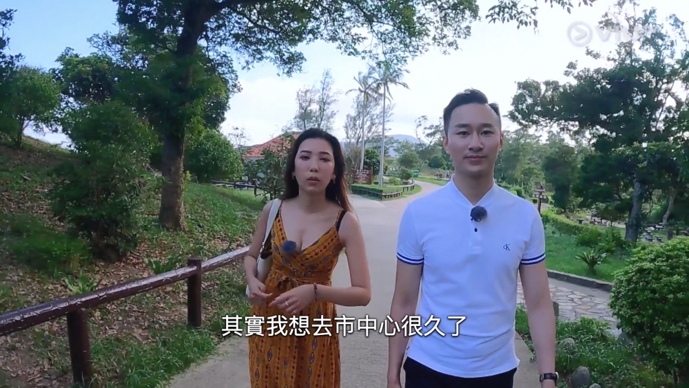 點知行郊野公園行到無時間,出去嘅公路又塞車,令孖四未能如願Shopping
