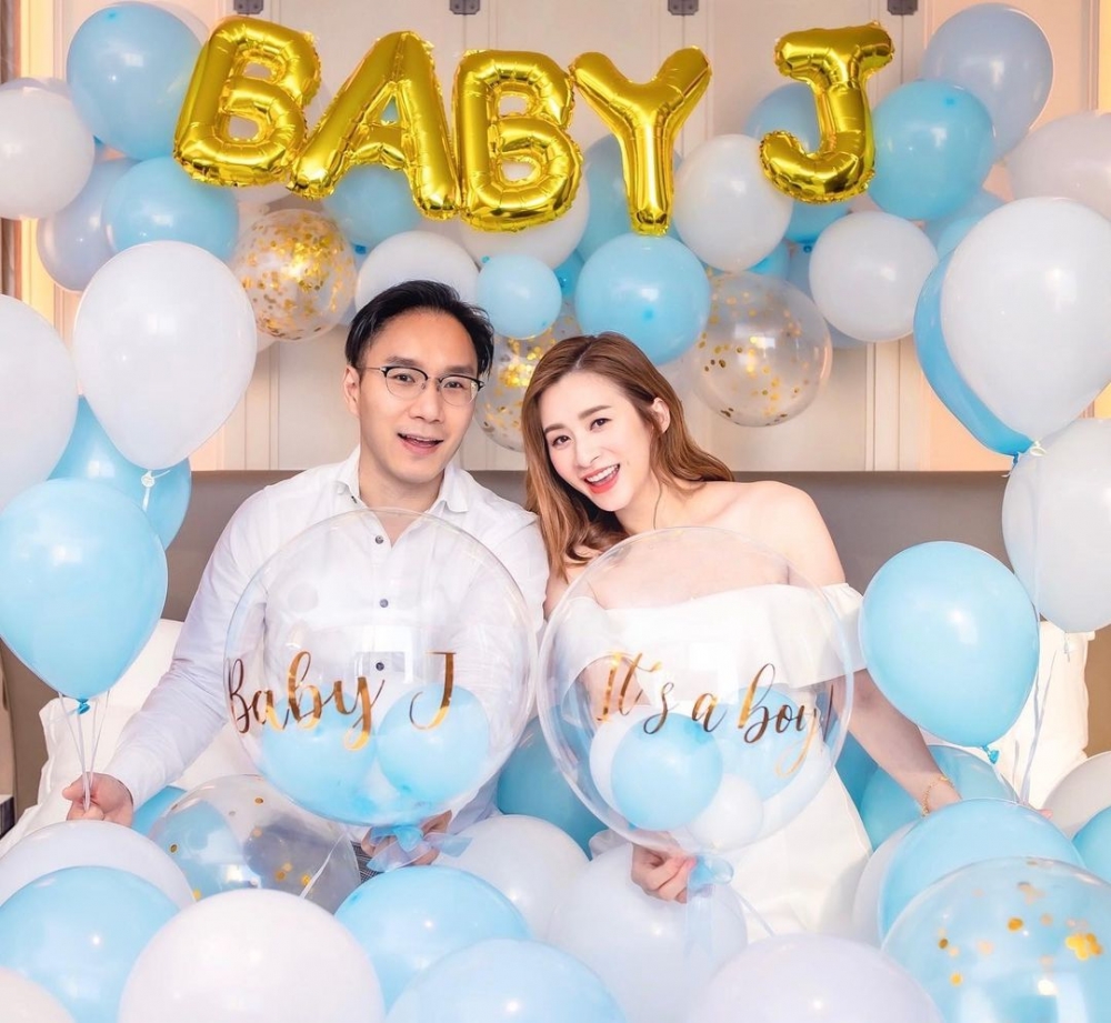 沈卓盈2019年同家族經營內衣生意嘅富貴男友杜灝標結婚