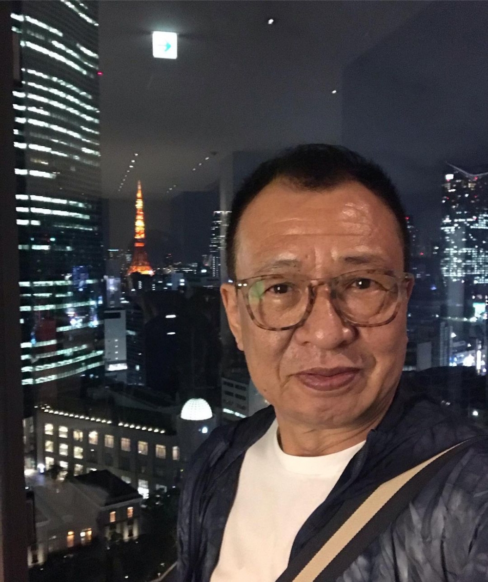 許紹雄已經於2018年於老婆囡囡移居新加坡,最近返港同朋友聚會!