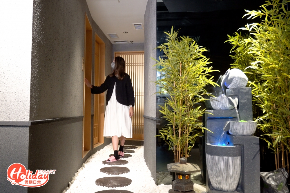 新開張按摩店「橘子按摩」位於尖沙咀,以深木色、石卵路和木格柵裝修為設計,打造出日本溫泉旅館的感覺,屬香港少見的日式裝修按摩店。