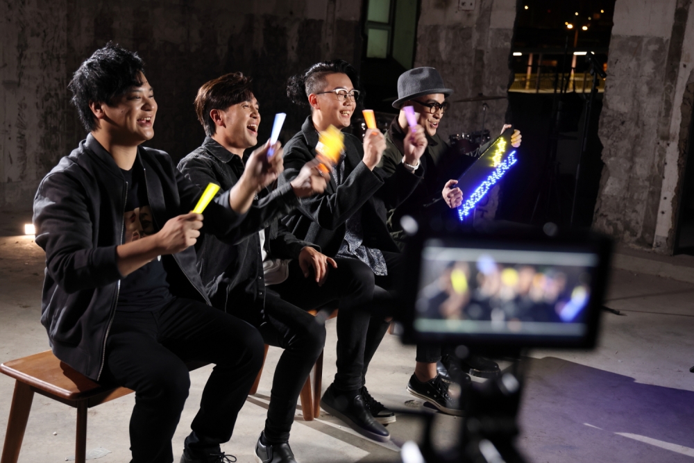 香港搖滾組合Dear Jane將與HAPIDANBUI一起同台演出,特別為HAPIDANBUI應援~