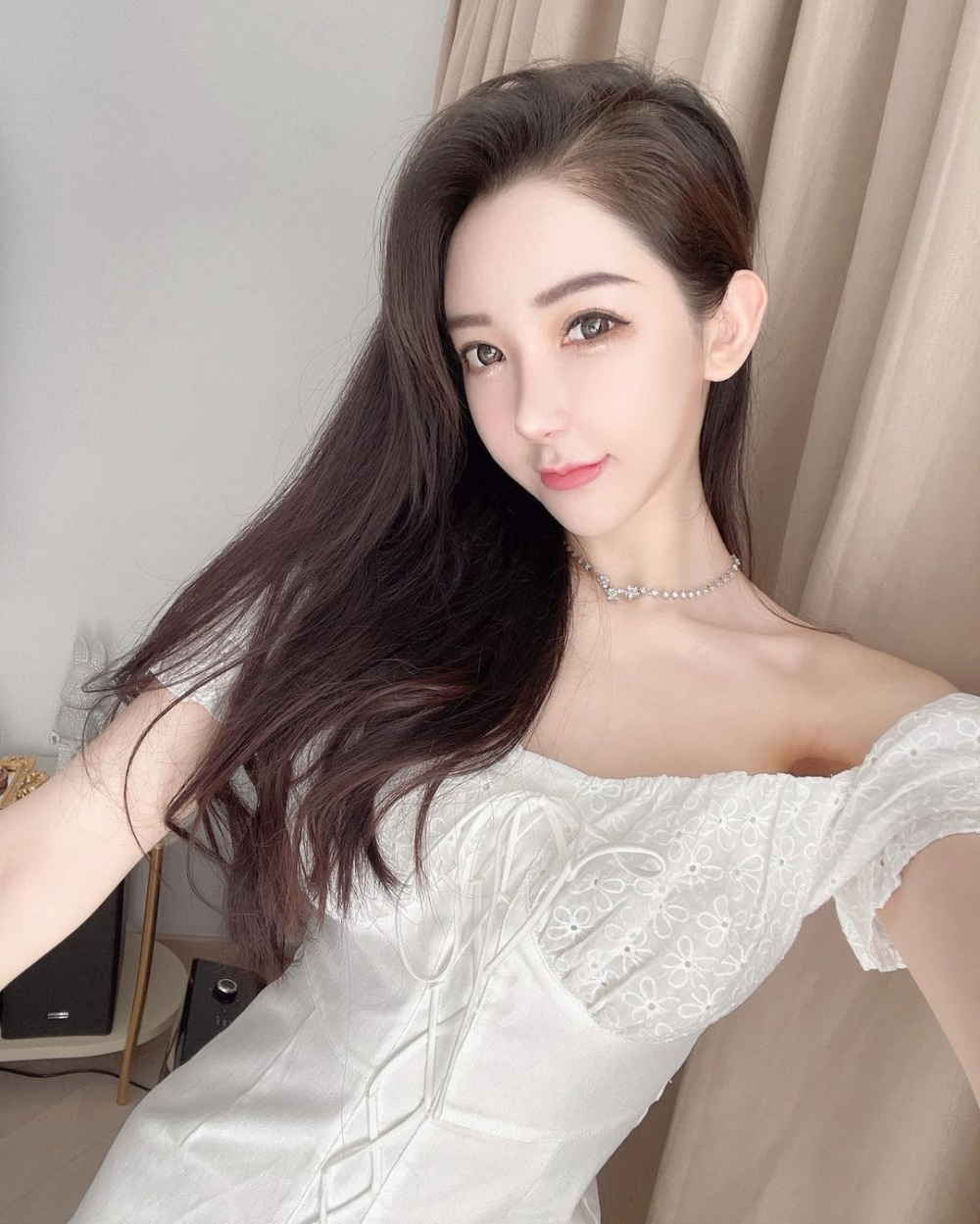 最近Cammi就喺IG公開指佢改咗新名:「改名了,今天起叫謝熙婷..💜謝謝」