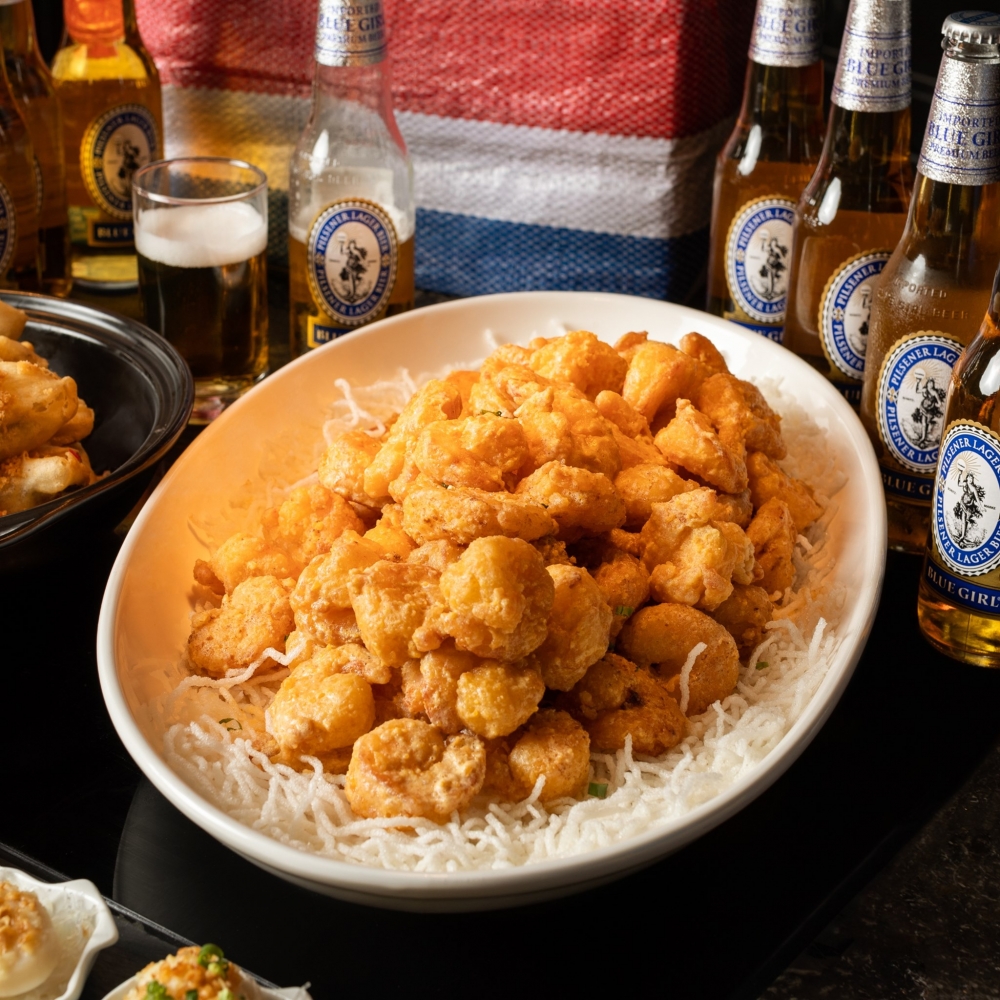 「港式大排檔風味自助餐」黃金蝦球。