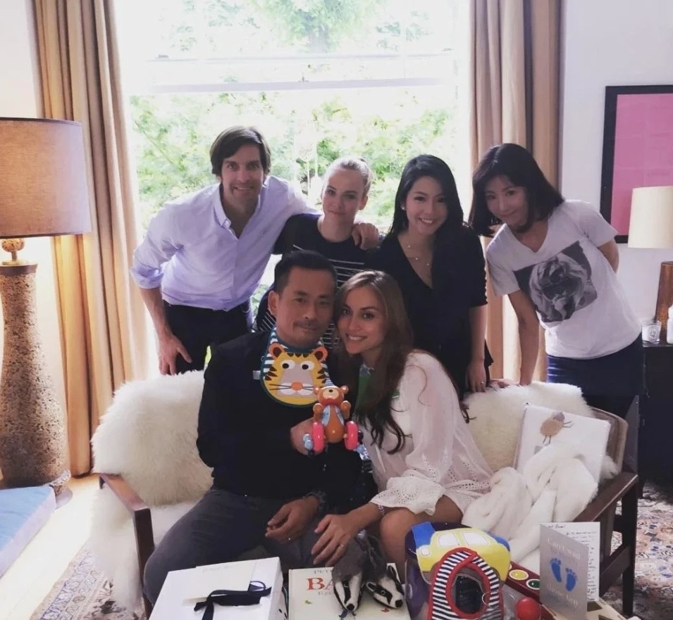 2014年洗米華被爆與混血模特Mandy Lieu交往,兩人相戀5年,期間Mandy為佢誕下三女一子。