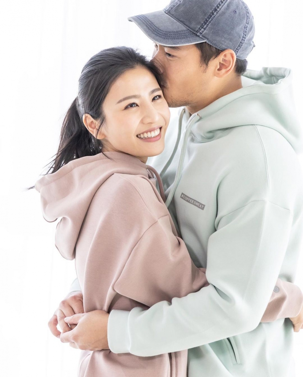 Coffee林芊妤同老公拍「快問快答」訪問片爆出不少夫妻笑料