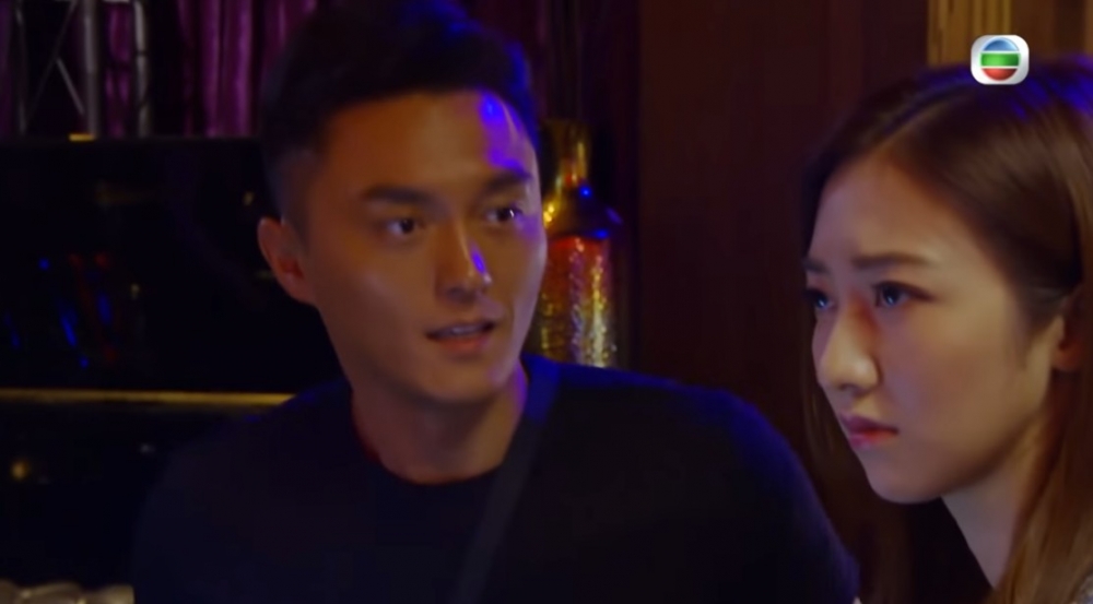 港男專程陪女友去迪士尼樂園玩,但卻無意中激嬲女友?!