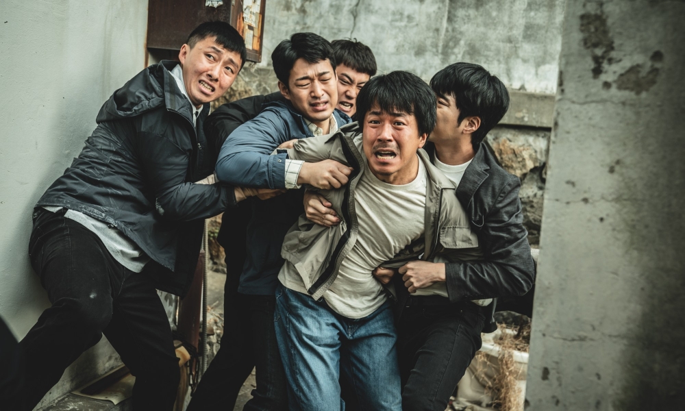 刑警陳京勳(梁益準飾)為了避免女兒陳熙庭殺人的事實曝光,選擇對鄭晉守的死保持沈默。