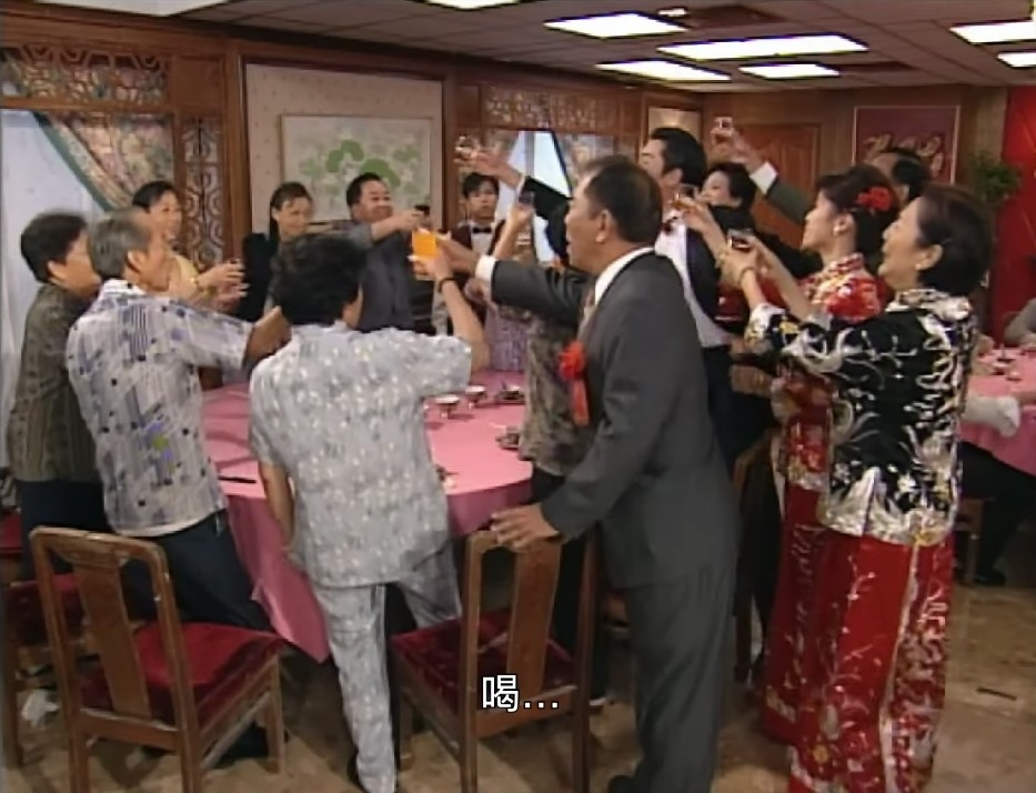 飲宴全程只有熱茶同熱水供應,樓主心諗:「咁孤寒,飲野錢都慳埋。」