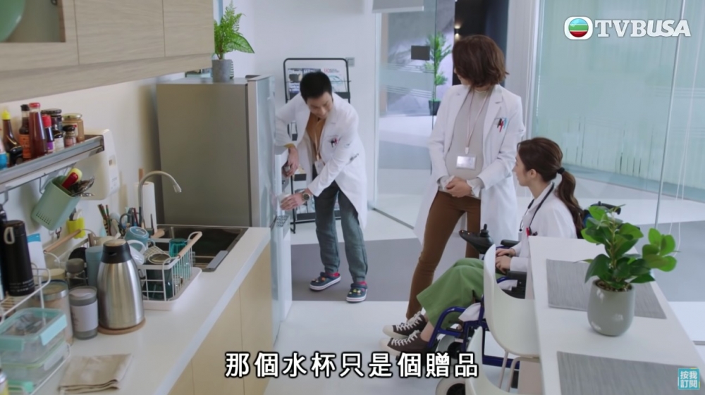 鍾嘉欣、鄭嘉穎同何依婷嘅三角戀算係最引人關注嘅感情線。
