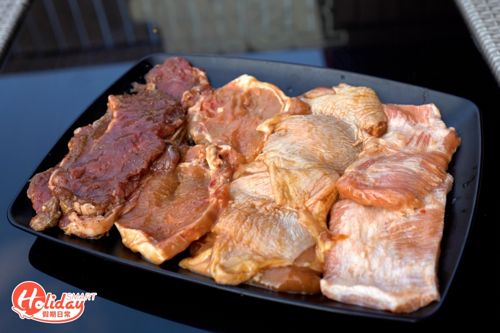 肉類包括牛扒、雞扒、豬扒及豬頸肉,4款都是大大塊。