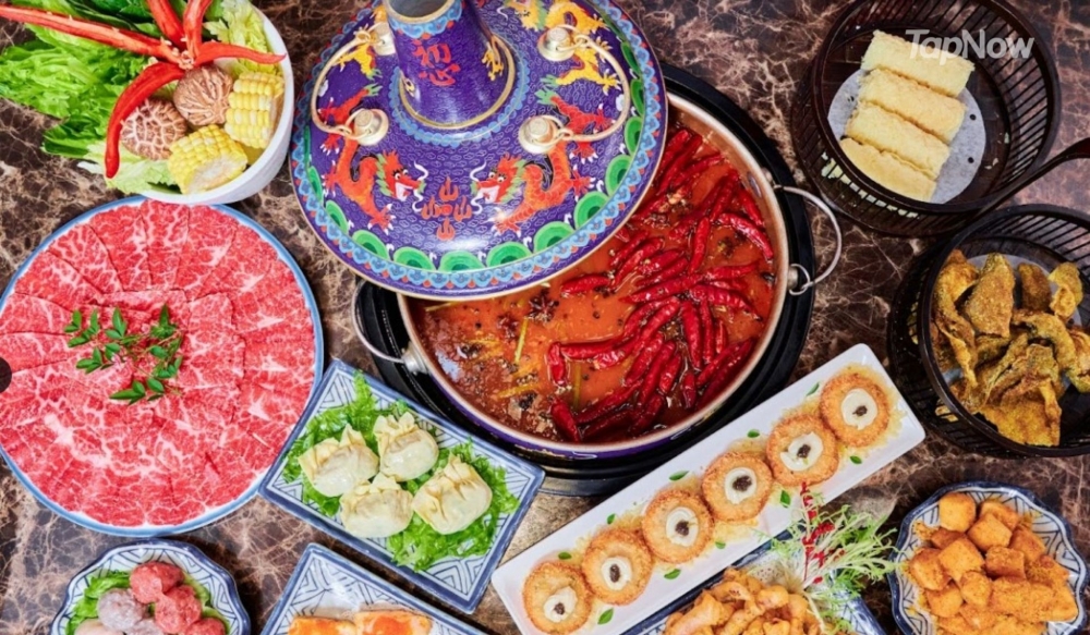 套票包火鍋必備嘅各種配料及美食~