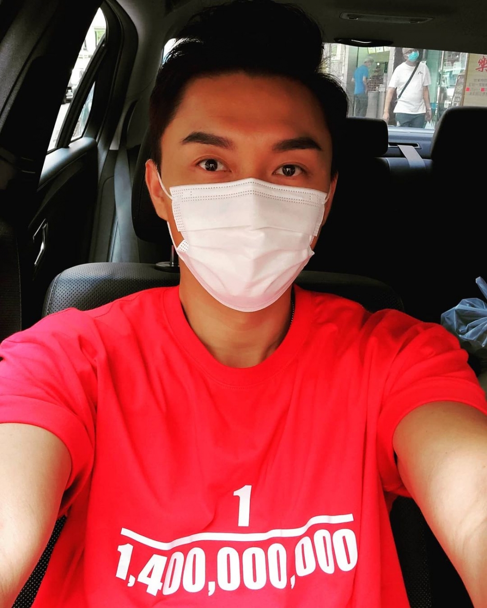 楊明3項指控經審訊後，「拒絕提供血液樣本作酒精測試」被裁定不成立，楊明承認另外「不小心駕駛」、「車窗玻璃透光度不足」兩項指控