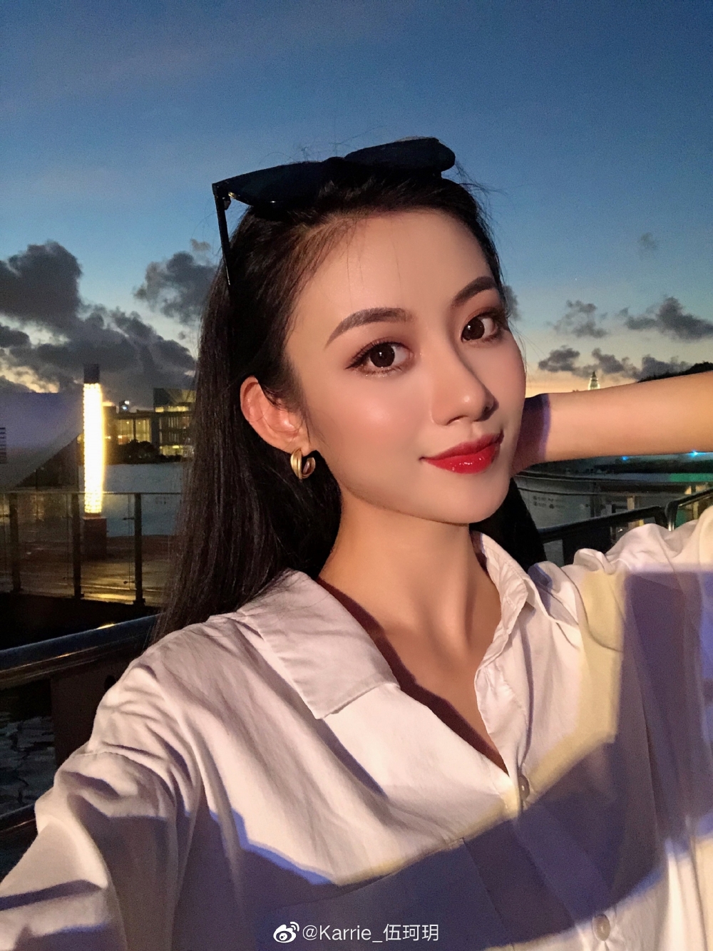 伍珂玥今年23歲,出生於廣東台山,自稱係梅艷芳忠實fans