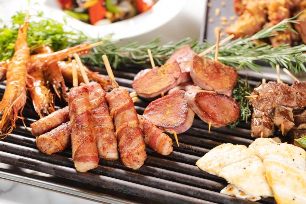 「8度之秋」自助晚餐新增燒烤區。