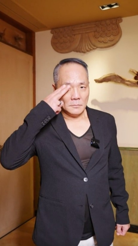 程東「大軍」上身