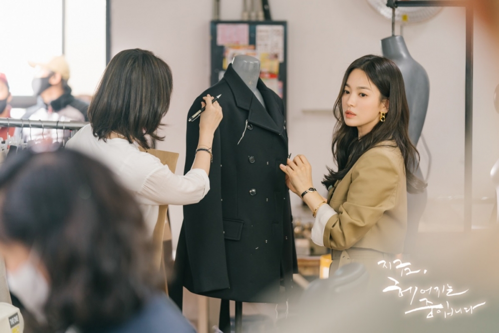 女神宋慧喬時隔3年,以《現正分手中》再度回歸小螢幕,加上是離婚後的首部作品,引起高度關注!