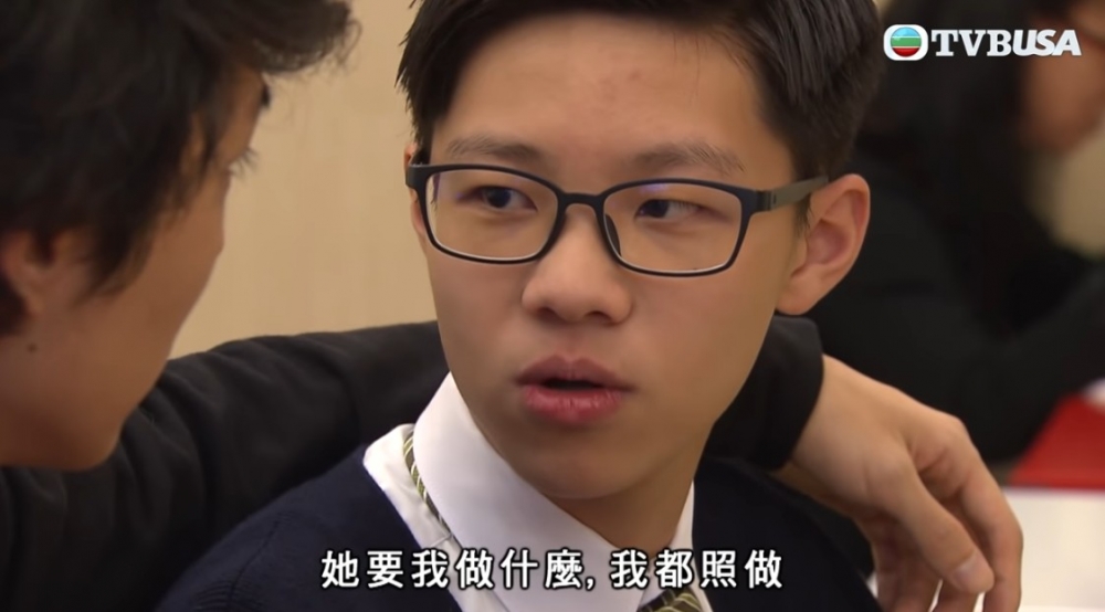 網民認為港男太過遷就女友,搞到自己如此痛苦!