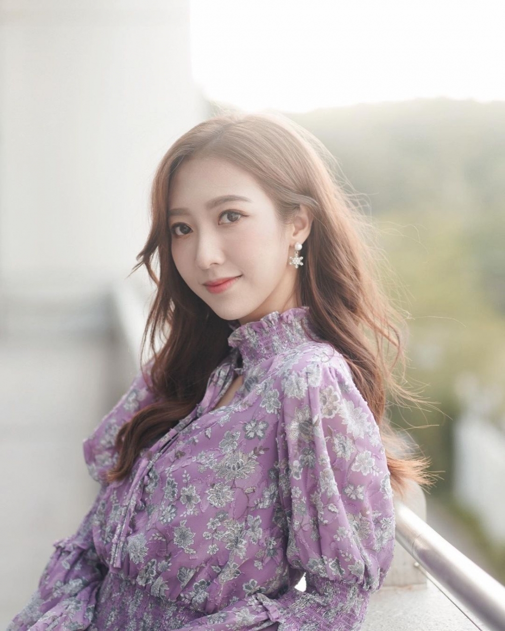 有傳何依婷備受力捧,全因佢同TVB簽下20年長約!