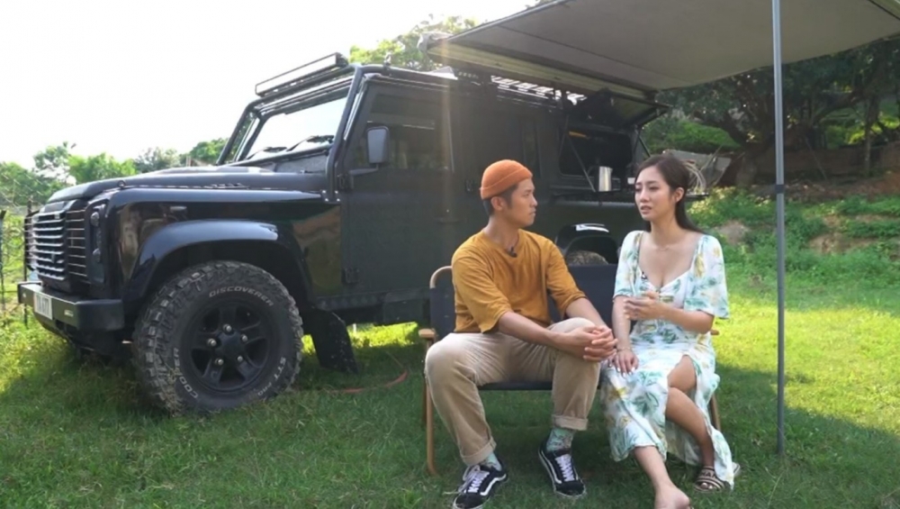 節目中主持人奶仔將會帶著嘉賓周圍玩！