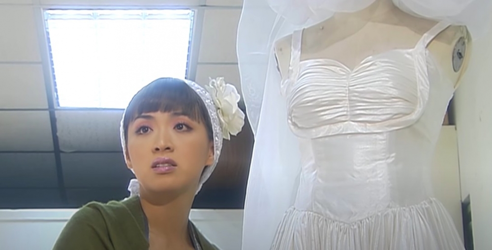 劇中陳煒亦有模仿梅艷芳身前於告別演唱會穿著婚紗表演嘅畫面。