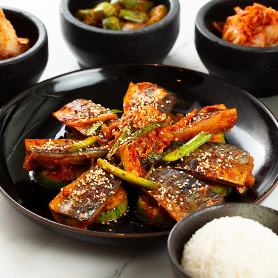 「韓宅‧渡假」主題自助餐-泡菜香焗鯖魚。