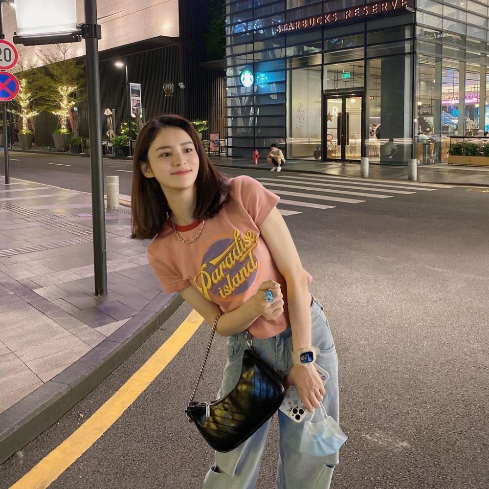 而且網民認為張馨月所購買嘅手袋價格都算合理!