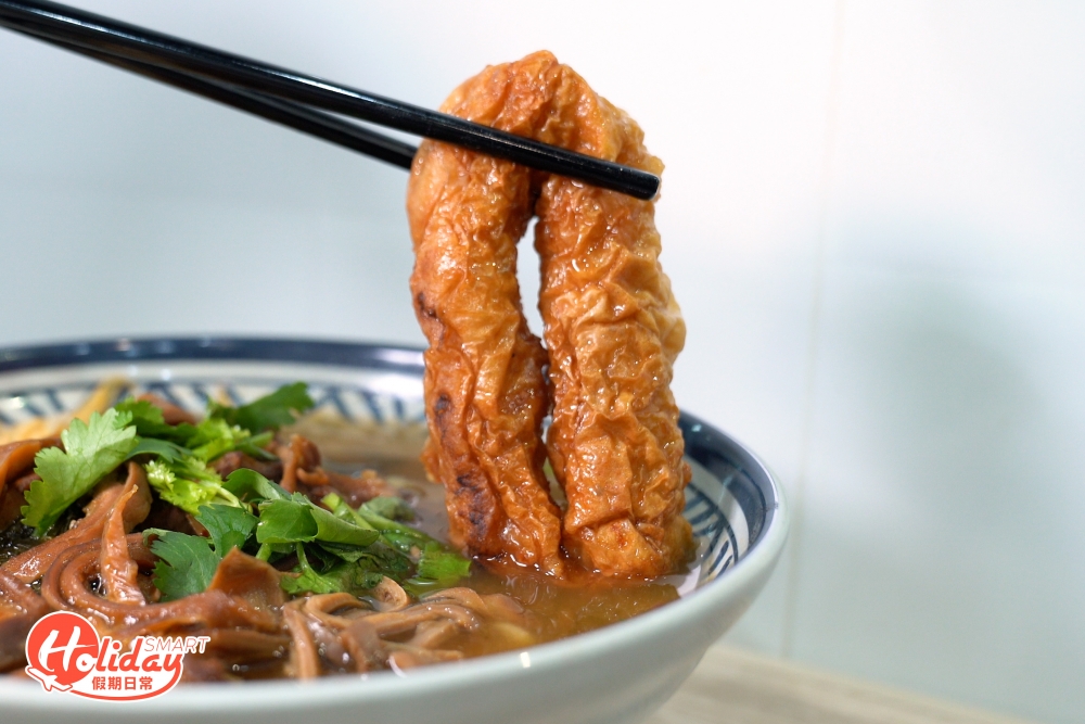 店舖以自家製魚肉春卷闖出名堂,可說是來到生記必食推介,魚肉春卷即叫即炸,外皮比以前更加香脆,吸盡湯底精華。